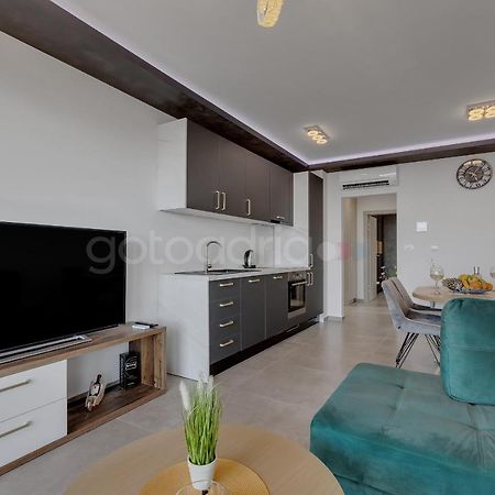 Luxury Seaview Apt Luki - Free Parking Makarska Esterno foto