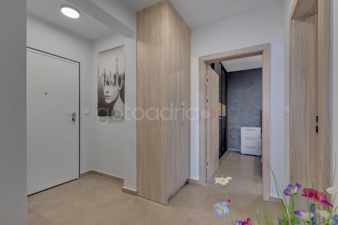 Luxury Seaview Apt Luki - Free Parking Makarska Esterno foto