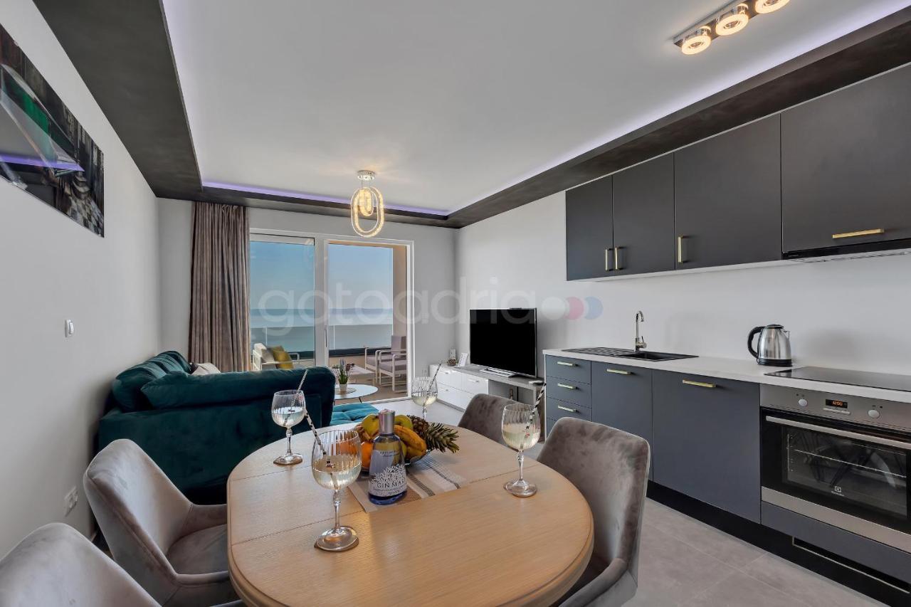 Luxury Seaview Apt Luki - Free Parking Makarska Esterno foto