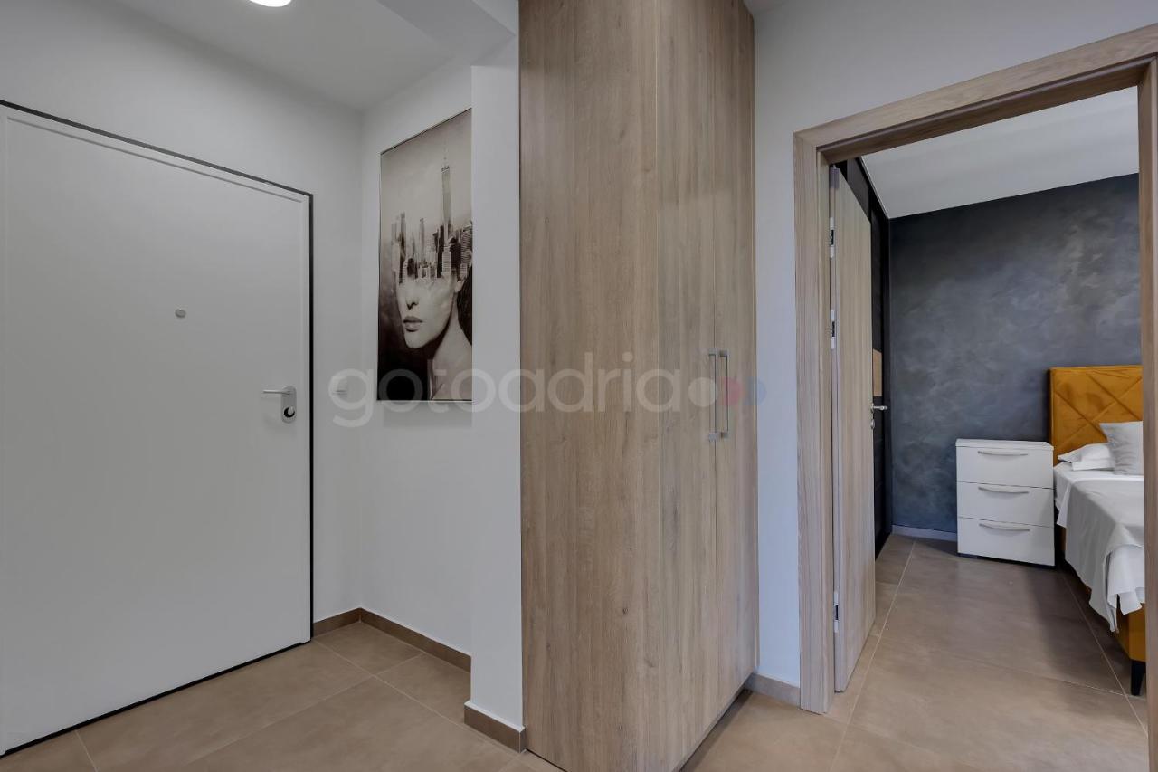 Luxury Seaview Apt Luki - Free Parking Makarska Esterno foto