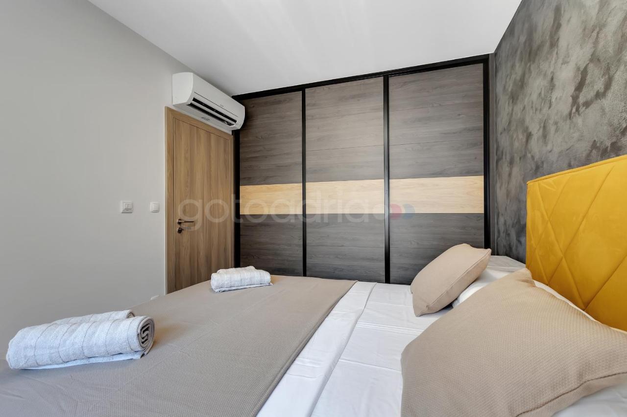 Luxury Seaview Apt Luki - Free Parking Makarska Esterno foto